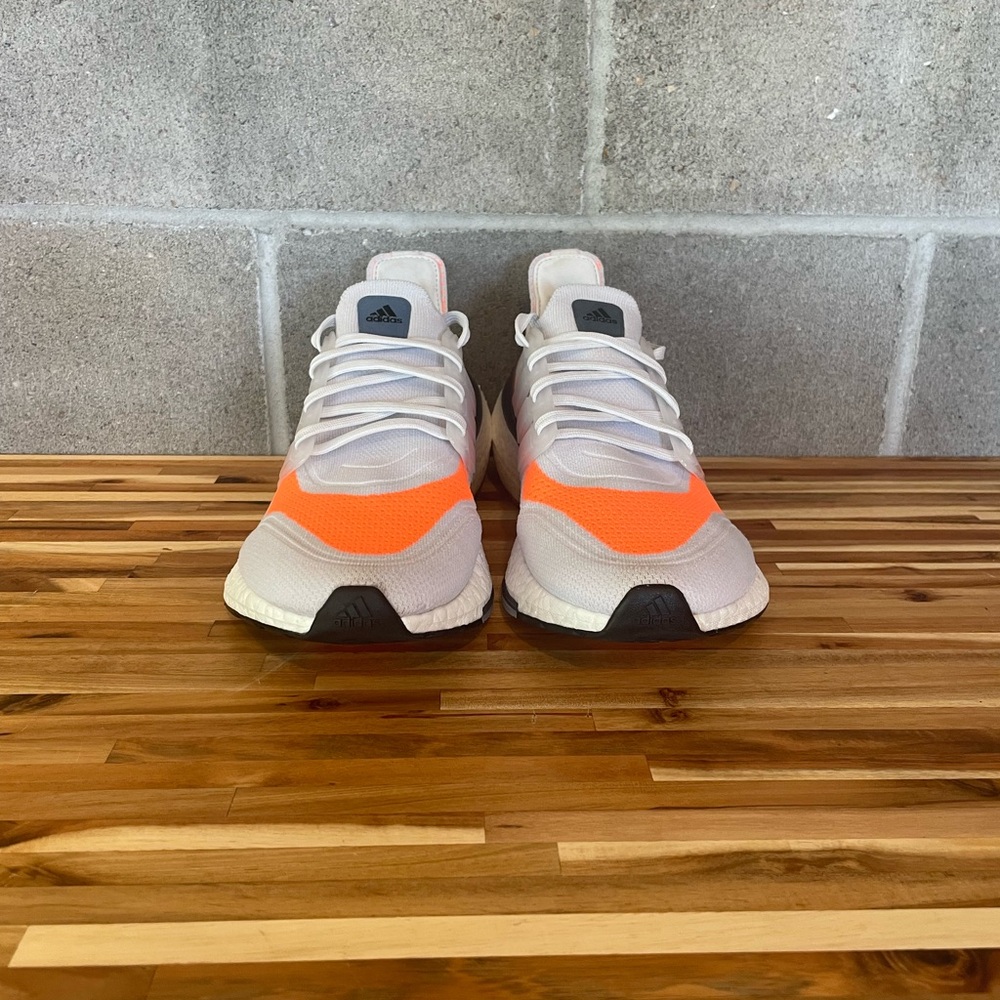 Men’s adidas Ultra Boost 21
Dash Grey Screaming Orange